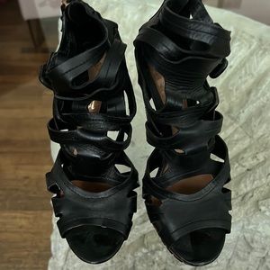 L.A.M.B. by Gwen Stefani Zan Sandals size 8